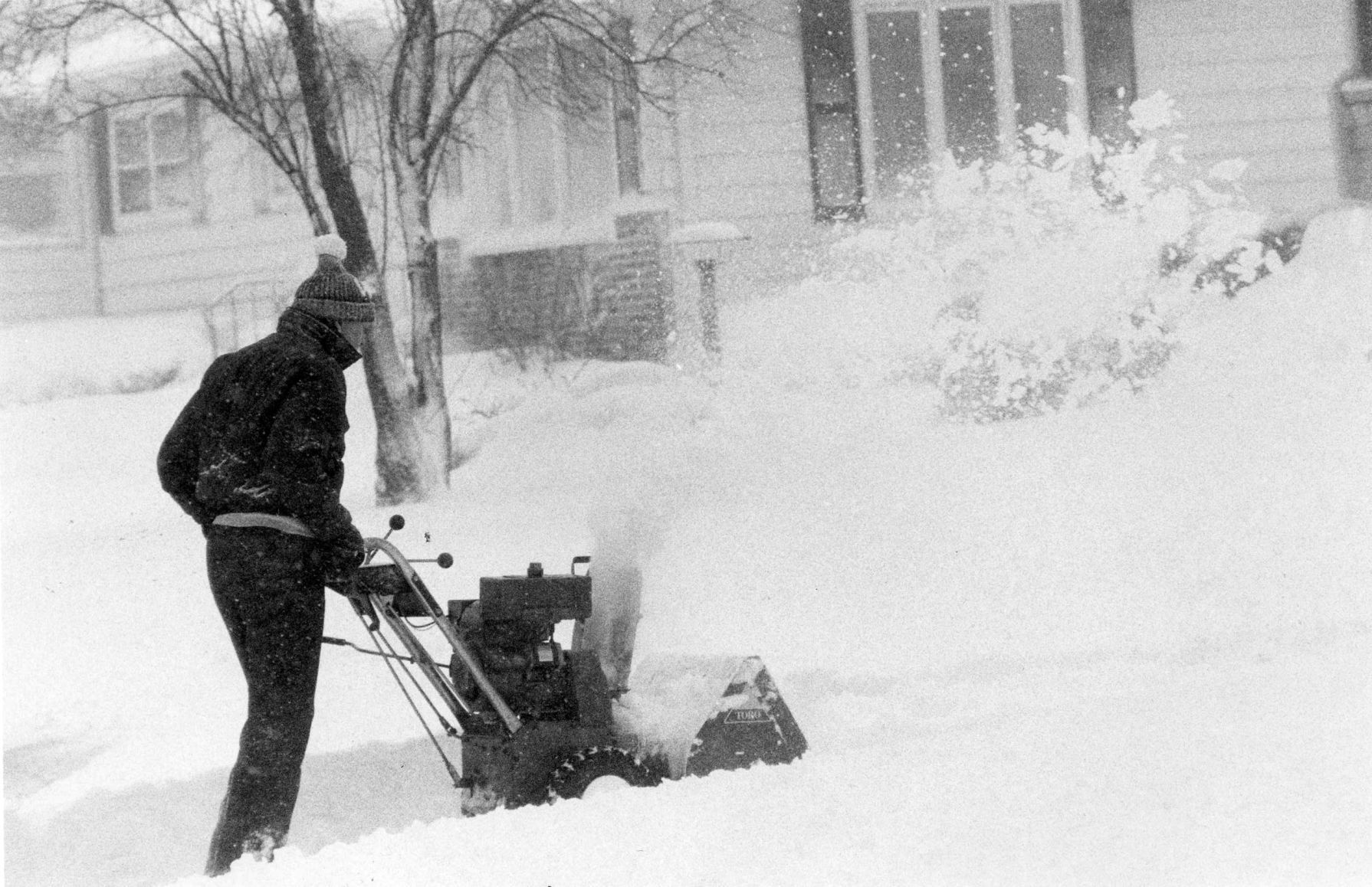 1990: Snowblower at work